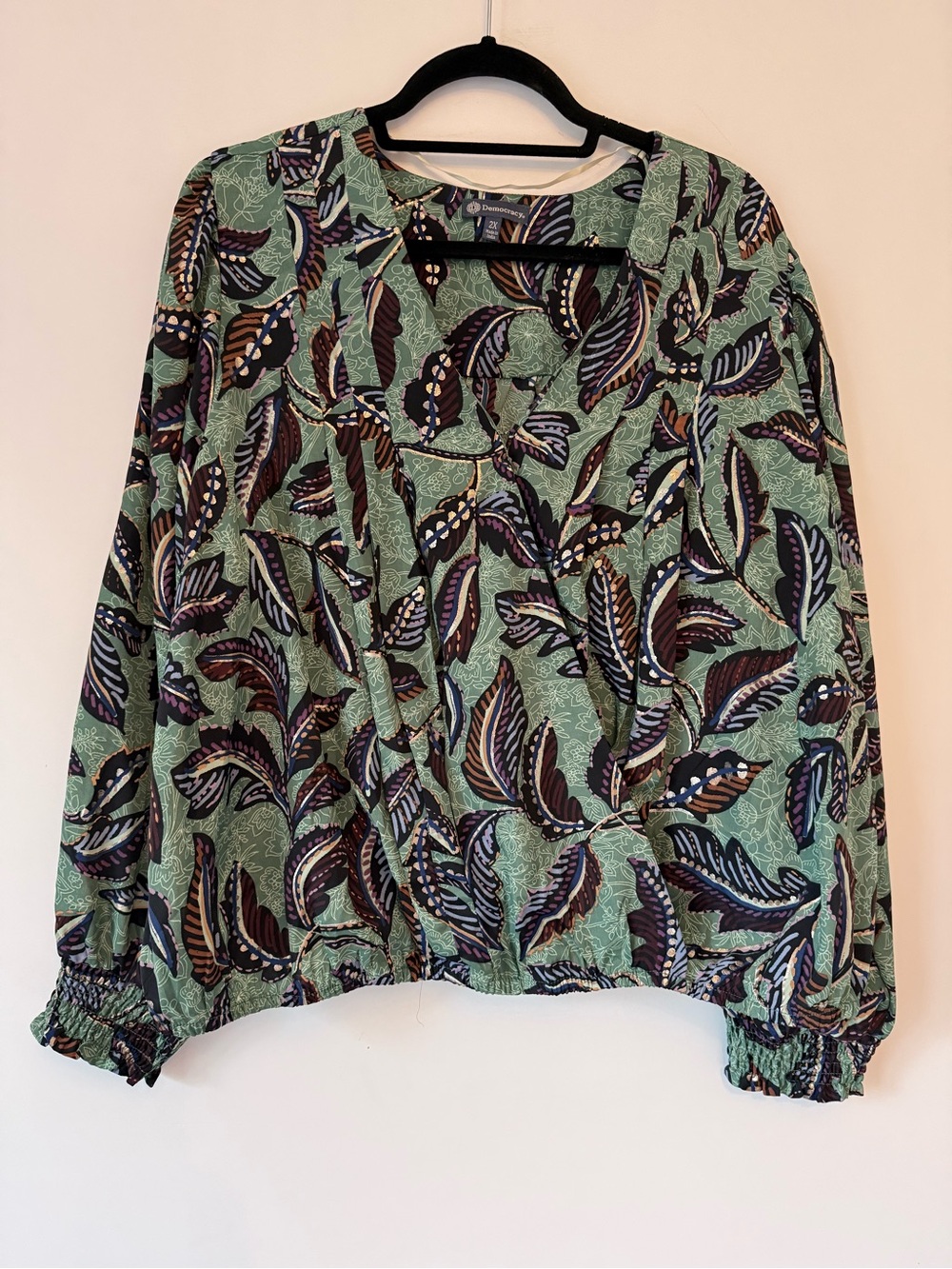 Democracy Women's Green Leaf-Print Blouse